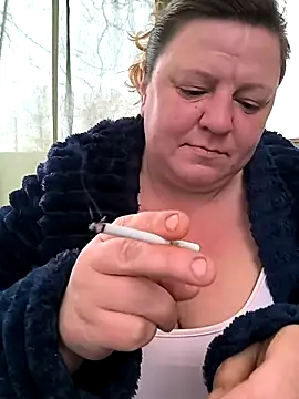 jusichka online show from April 21, 2026, 4:02 pm