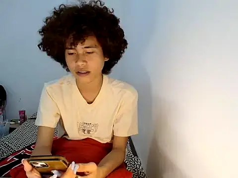 Snapshot of Asiantwink21 chatting on June 23, 2026, 2:59 pm Asiantwink21 online show from June 23, 2026, 2:59 pm