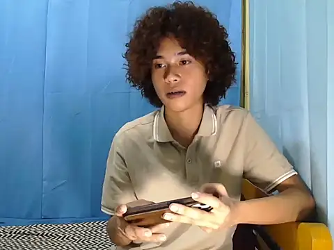 Snapshot of Asiantwink21 chatting on July 29, 2026, 11:48 pm Asiantwink21 online show from July 29, 2026, 11:48 pm