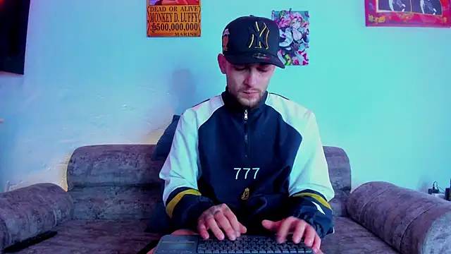 Snapshot of Drako_Lamar chatting on December 20, 2025, 1:25 pm Drako Lamar online show from December 20, 2025, 1:25 pm