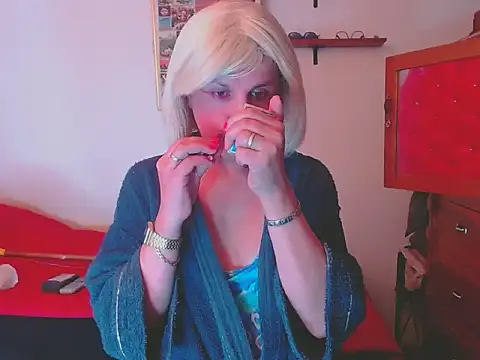 LorenJade online show from December 15, 2025, 8:09 am