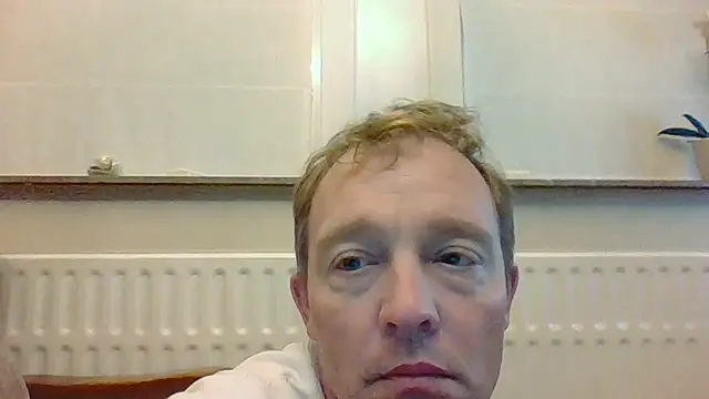 Snapshot of bertolini chatting on November 4, 2025, 10:02 pm bertolini online show from November 4, 2025, 10:02 pm