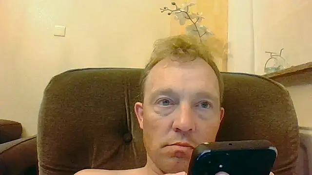 Snapshot of bertolini chatting on June 1, 2026, 9:14 pm bertolini online show from June 1, 2026, 9:14 pm