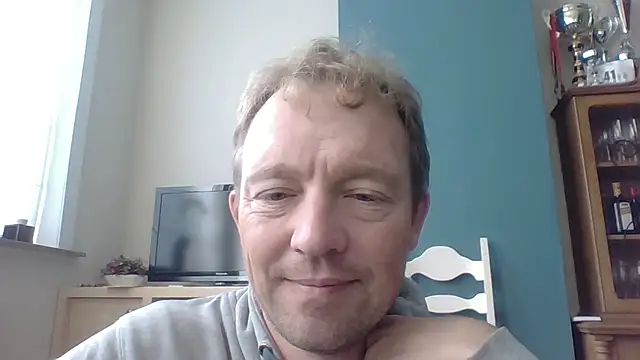 Snapshot of bertolini chatting on October 31, 2025, 12:46 pm bertolini online show from October 31, 2025, 12:46 pm