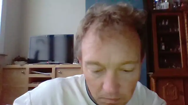 Snapshot of bertolini chatting on November 6, 2025, 4:00 pm bertolini online show from November 6, 2025, 4:00 pm