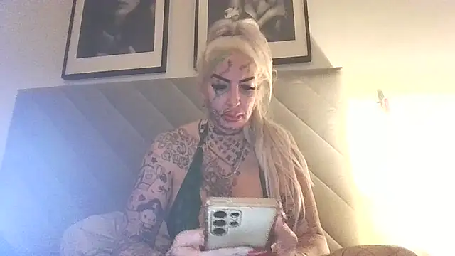 Jeanny Bln online show from December 4, 2024, 10:18 am