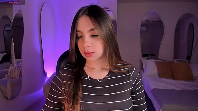 EloisaOlivero online show from October 26, 2025, 11:21 am