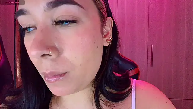 leahtemptation3 online show from February 11, 2026, 11:04 pm