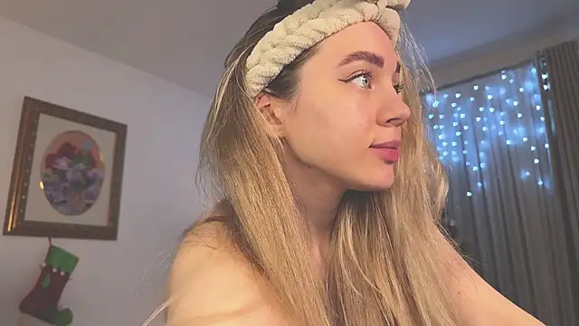 Snapshot of hotexclusive_ chatting on December 30, 2024, 3:03 am hotexclusive  online show from December 30, 2024, 3:03 am