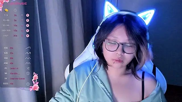 maydaykimmy online show from November 11, 2025, 9:09 pm