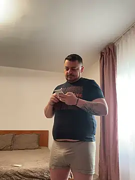 Snapshot of Aryana1414 chatting on February 6, 2025, 1:10 pm Aryana1414 online show from February 6, 2025, 1:10 pm