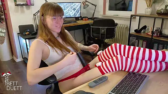 BettDuett online show from December 1, 2025, 3:57 pm