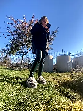 Snapshot of Anita-Smith chatting on October 31, 2025, 7:49 am Anita-Smith online show from October 31, 2025, 7:49 am