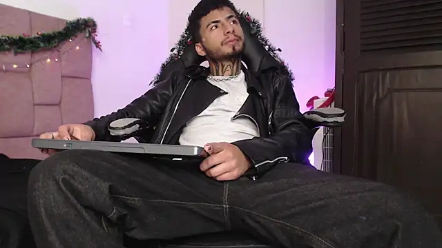 Snapshot of JuanCamiilo_66 chatting on November 20, 2025, 3:18 am JuanCamiilo 66 online show from November 20, 2025, 3:18 am