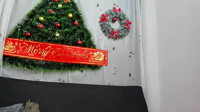 Snapshot of alejandracooper_ chatting on December 25, 2024, 6:09 pm alejandracooper online show from December 25, 2024, 6:09 pm