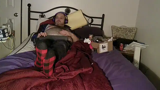 Snapshot of caressonnous chatting on January 1, 2025, 1:47 am caressonnous online show from January 1, 2025, 1:47 am