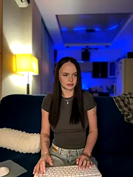 Snapshot of DinaTasty chatting on October 22, 2025, 8:41 pm DinaTasty online show from October 22, 2025, 8:41 pm