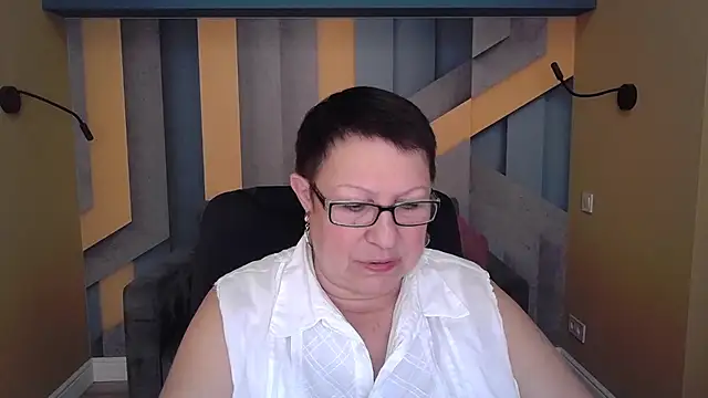 BarbaraTurners online show from November 5, 2025, 7:39 pm