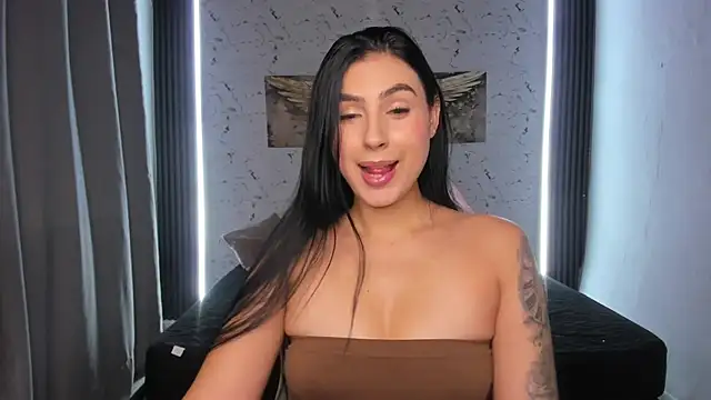 Valerie Corthez online show from May 25, 2026, 7:45 pm