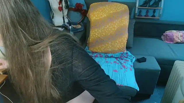 Snapshot of SherineDivine chatting on October 4, 2025, 4:41 pm SherineDivine online show from October 4, 2025, 4:41 pm