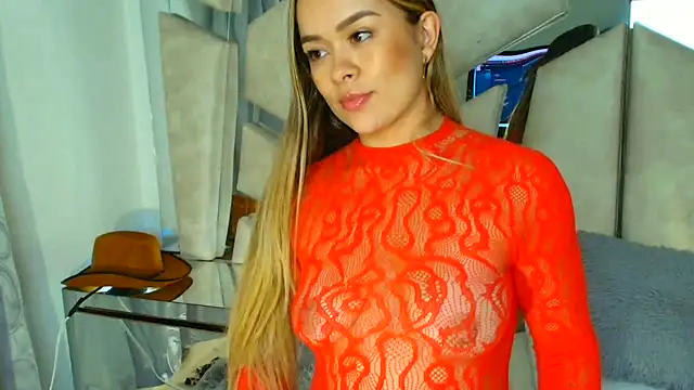 Snapshot of Natalyefoster chatting on May 4, 2026, 8:11 pm Natalyefoster online show from May 4, 2026, 8:11 pm
