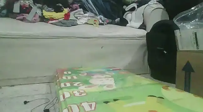 Snapshot of angeljz4 chatting on February 4, 2025, 4:37 am angeljz4 online show from February 4, 2025, 4:37 am