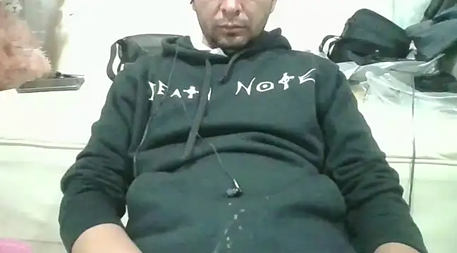 Snapshot of angeljz4 chatting on December 14, 2024, 5:51 am angeljz4 online show from December 14, 2024, 5:51 am