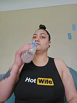 Snapshot of honeeyyy_pot chatting on April 12, 2026, 9:29 pm honeeyyy pot online show from April 12, 2026, 9:29 pm