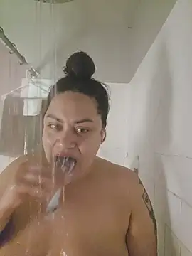 Snapshot of honeeyyy_pot chatting on December 1, 2025, 9:10 am honeeyyy pot online show from December 1, 2025, 9:10 am