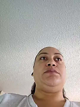 Snapshot of honeeyyy_pot chatting on September 19, 2025, 4:22 pm honeeyyy pot online show from September 19, 2025, 4:22 pm