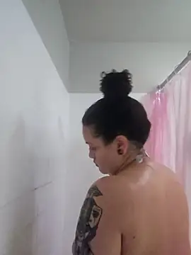 Snapshot of honeeyyy_pot chatting on October 1, 2025, 3:55 am honeeyyy pot online show from October 1, 2025, 3:55 am