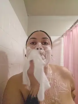 Snapshot of honeeyyy_pot chatting on December 20, 2025, 5:21 am honeeyyy pot online show from December 20, 2025, 5:21 am