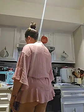 Snapshot of honeeyyy_pot chatting on November 29, 2025, 8:31 pm honeeyyy pot online show from November 29, 2025, 8:31 pm