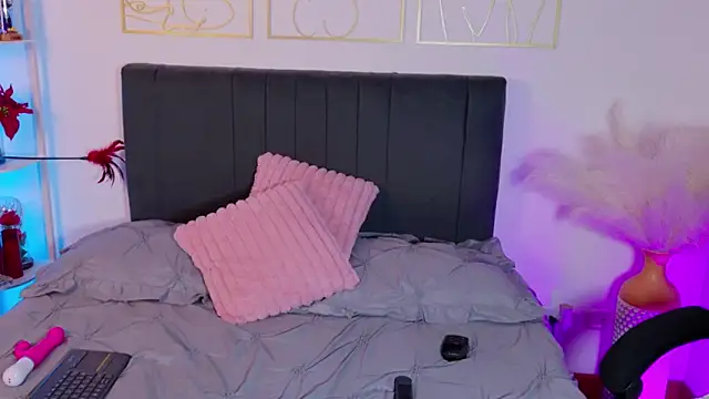 summer holiday online show from December 16, 2025, 5:44 am