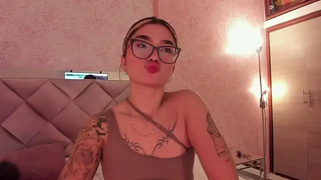 Snapshot of Arianavillada chatting on October 22, 2025, 3:17 am Arianavillada online show from October 22, 2025, 3:17 am