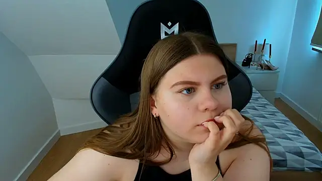 Snapshot of AbbyPleasure chatting on May 21, 2026, 2:47 pm AbbyPleasure online show from May 21, 2026, 2:47 pm