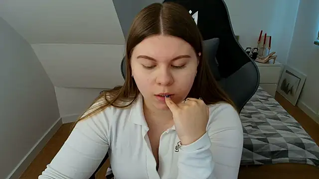 AbbyPleasure online show from April 13, 2026, 11:03 am