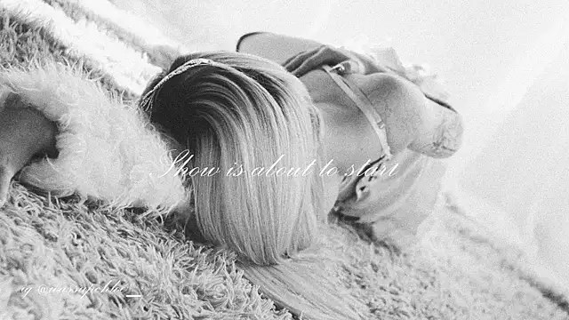 Snapshot of misschloe__ chatting on September 12, 2025, 12:33 am misschloe online show from September 12, 2025, 12:33 am