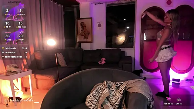 Snapshot of misschloe__ chatting on February 6, 2025, 3:48 am misschloe online show from February 6, 2025, 3:48 am