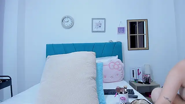 kamila lopez online show from April 13, 2026, 9:08 pm