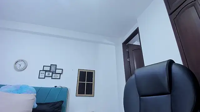 kamila lopez online show from October 21, 2025, 10:42 pm