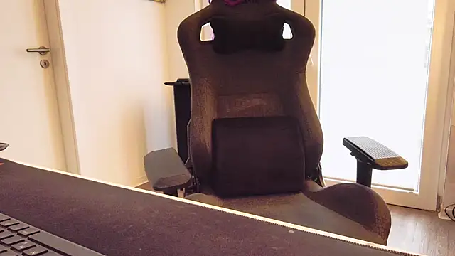 Snapshot of Hot_ToyBoy6974 chatting on December 14, 2024, 12:11 pm Hot ToyBoy6974 online show from December 14, 2024, 12:11 pm