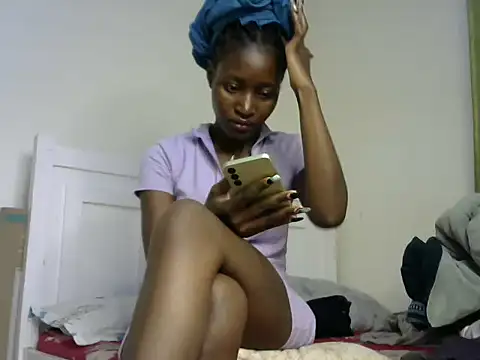 Snapshot of thicky_anncy chatting on March 5, 2025, 11:27 pm thicky anncy online show from March 5, 2025, 11:27 pm