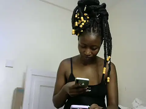 Snapshot of thicky_anncy chatting on March 1, 2025, 12:28 am thicky anncy online show from March 1, 2025, 12:28 am