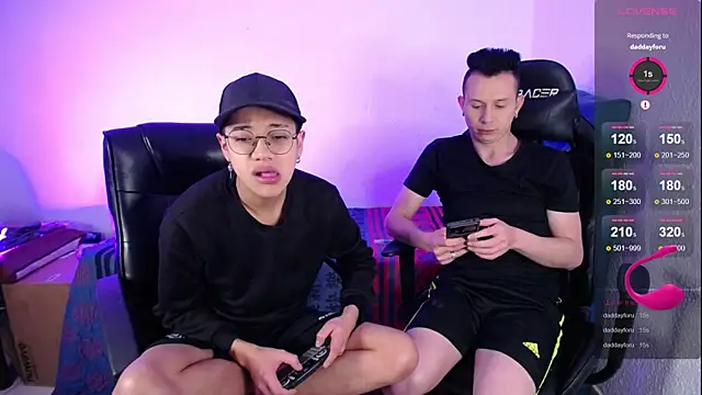 Snapshot of savagesboys chatting on December 12, 2024, 9:48 pm savagesboys online show from December 12, 2024, 9:48 pm