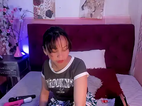 candysmitxxx online show from December 15, 2025, 6:47 pm