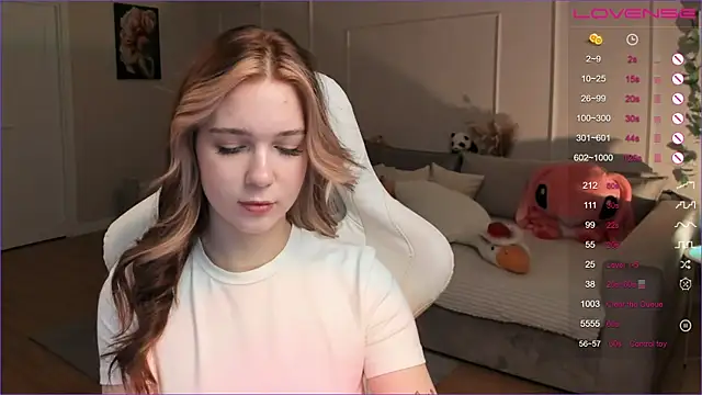 Snapshot of Frau_Lina chatting on December 19, 2025, 2:19 pm Frau Lina online show from December 19, 2025, 2:19 pm