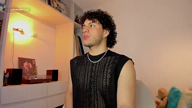 Curlblue online show from December 14, 2025, 12:11 pm