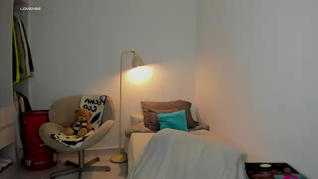 Curlblue online show from October 28, 2025, 6:56 am