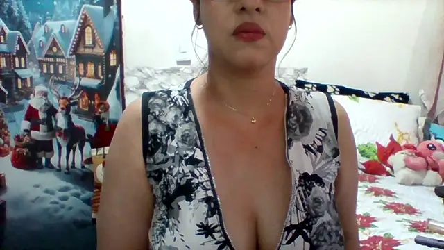 Snapshot of Alisson_brand chatting on December 17, 2025, 3:50 pm Alisson brand online show from December 17, 2025, 3:50 pm